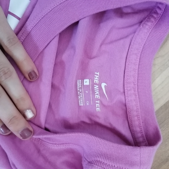 Nike crop top 🌺 - Picture 2 of 2